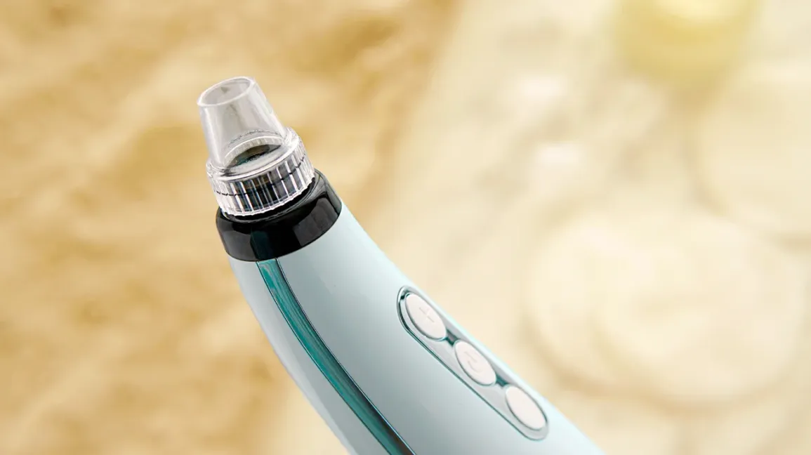 Pore Vacuums Are Everywhere on TikTok, Do They Actually Work?